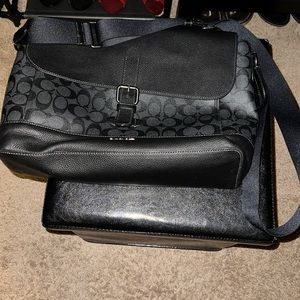 Large Like New Coach Messenger Bag